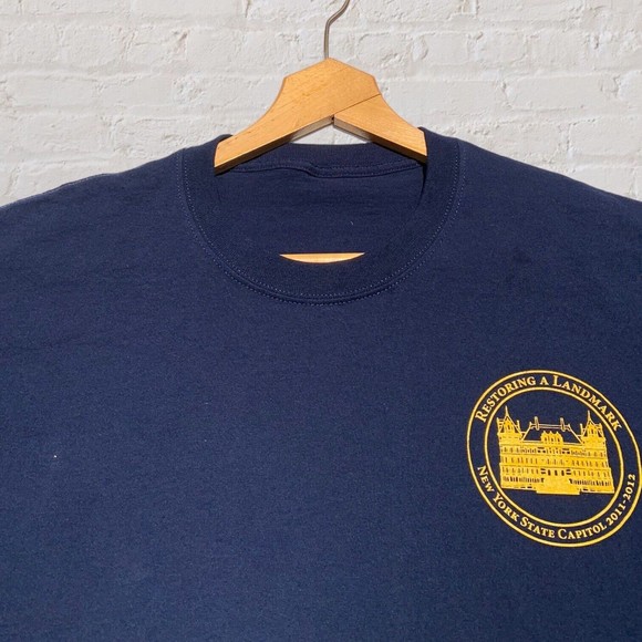 New York State Capitol T-shirt "Restoring a Landmark" 2011-2012 (XL) - Picture 3 of 3